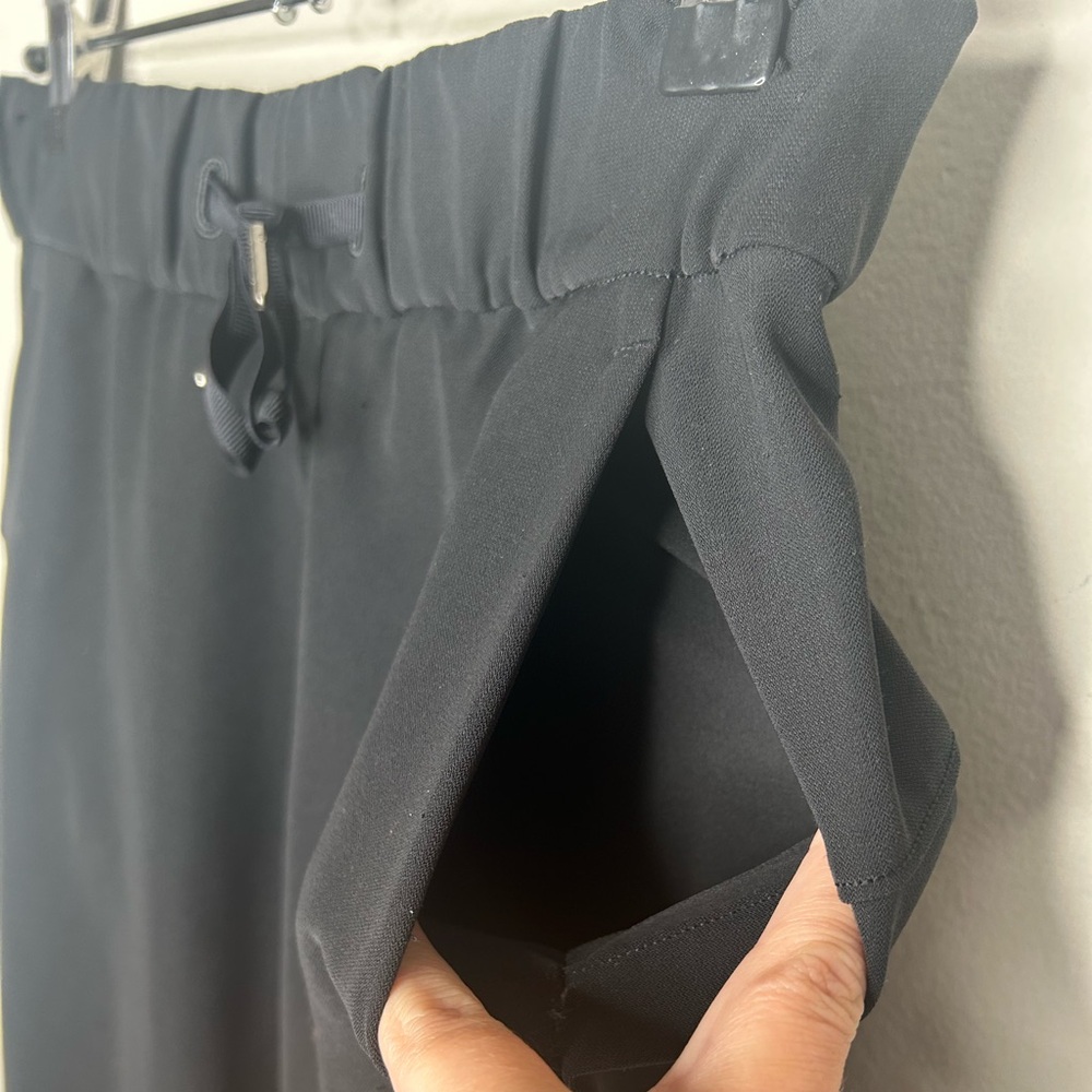 Lululemon On The Fly Pant Woven 27" Black Straight Leg Scrub Pant Drawstring 2 - Picture 10 of 14